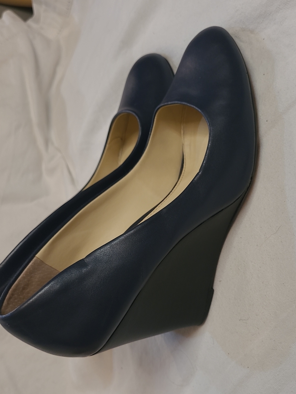 Jessica Simpson Classic Navy Wedge Pumps - Women's Navy Closed-Toe Heels Size 10